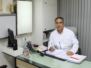 Dr. Adilson Camargo